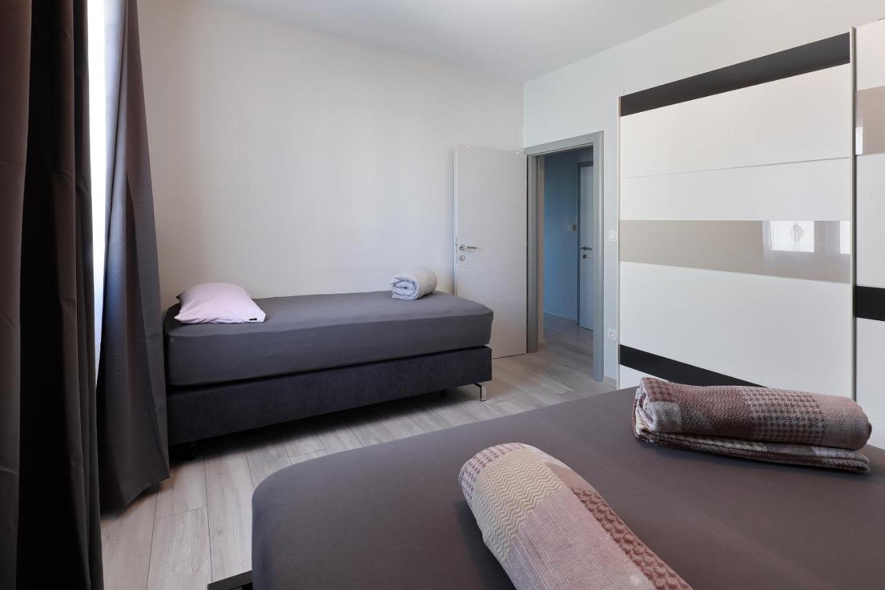 Mariella Apartment *