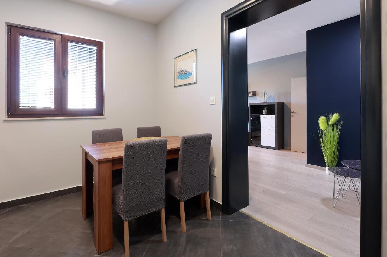 Apartment Mariella Novalja