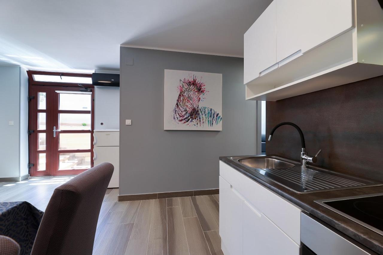 Mariella Apartment *