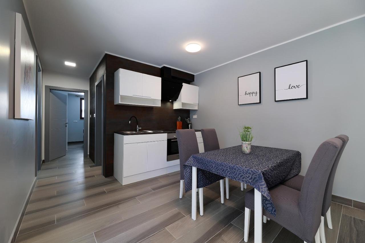 Mariella Apartment