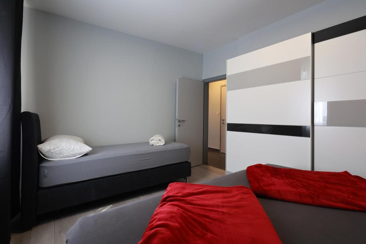 Apartment Mariella Novalja