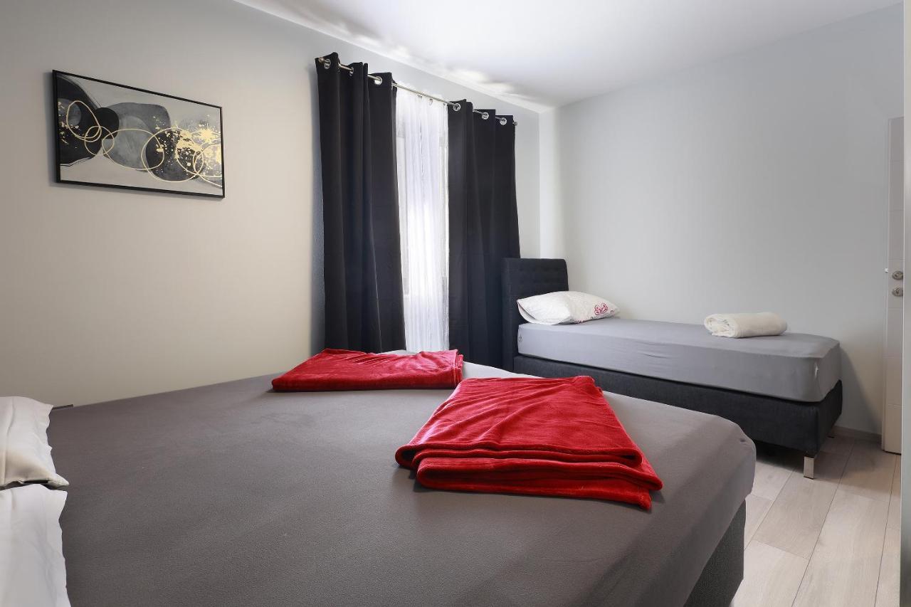 Apartment Mariella Novalja